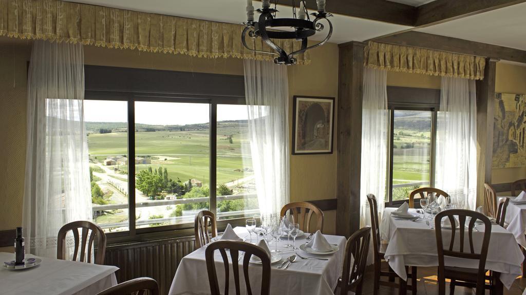 Hospedium Hostal Restaurante El Mirador De Atienza Luaran gambar